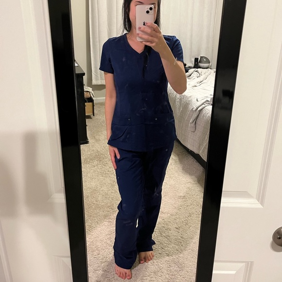 Blue Healing Hands 4 Size Small tops and 2 Size ST Pants/ 2 Size S Pants - Picture 6 of 12